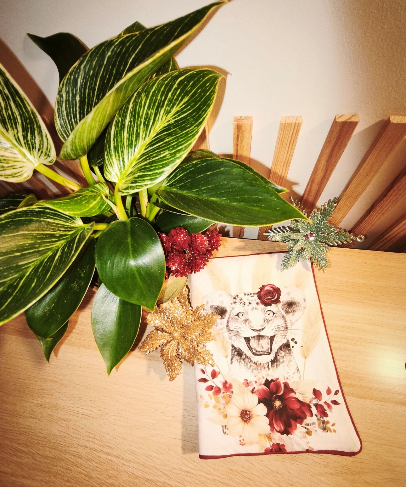 Protège-carnet lionceau fleuri